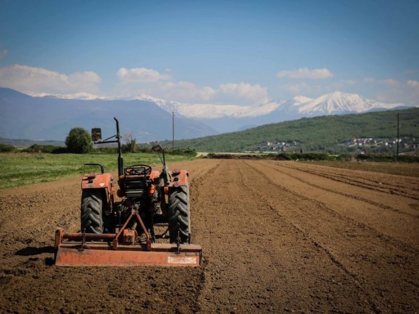 Ankohen banorët e një fshati në Kosovë: Po thahet toka
