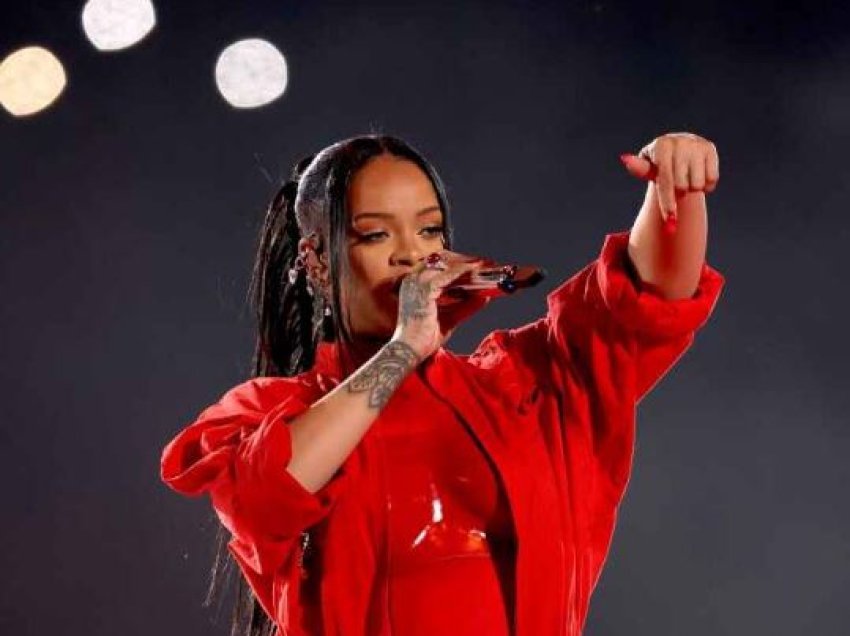 Rihanna flet si asnjëherë për mëmësinë dhe dëshirën dhe planet t’ju rikthyer muzikës