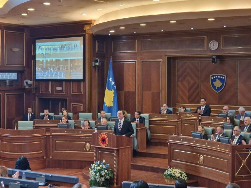 Liderët, mesazh Serbisë në 15-vjetorin e pavarësisë së Kosovës - Musliu bën këtë gjest në Kuvend