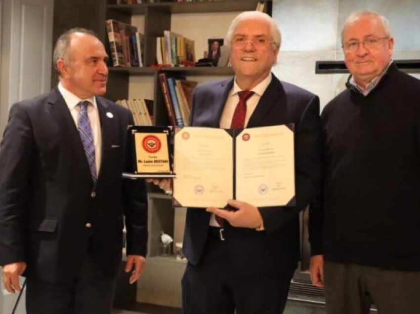 Lazim Destani zgjidhet anëtar nderi i Këshillit të Ambasadorëve shqiptar për kontributin e tij në këto 30 vite