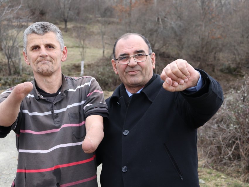 Duart e këputura të Korab Mules nga minat serbe duartrokasin miqësinë shqiptaro-serbe