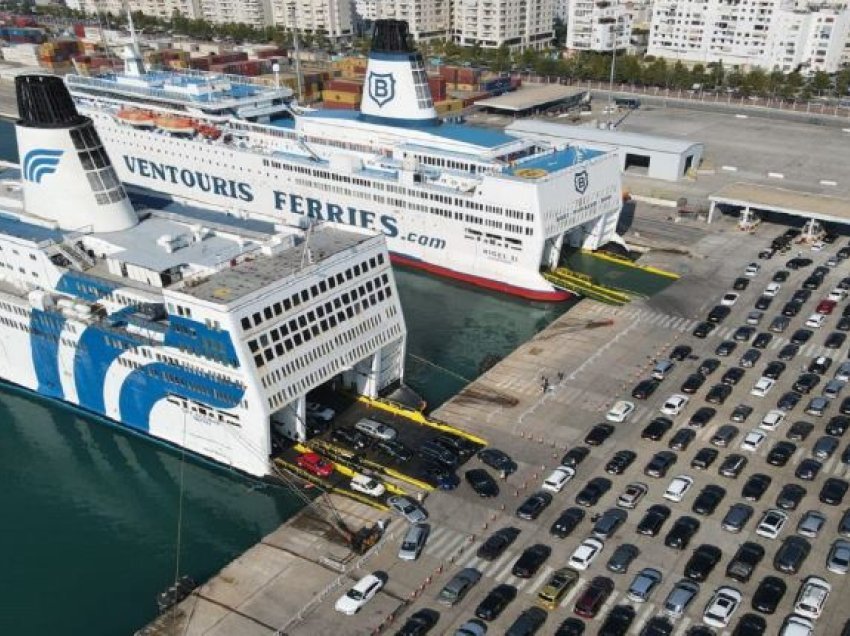 Tentuan të kalonin kufirin me dokumente të falsifikuara, arrestohen dy persona në Portin e Durrësit