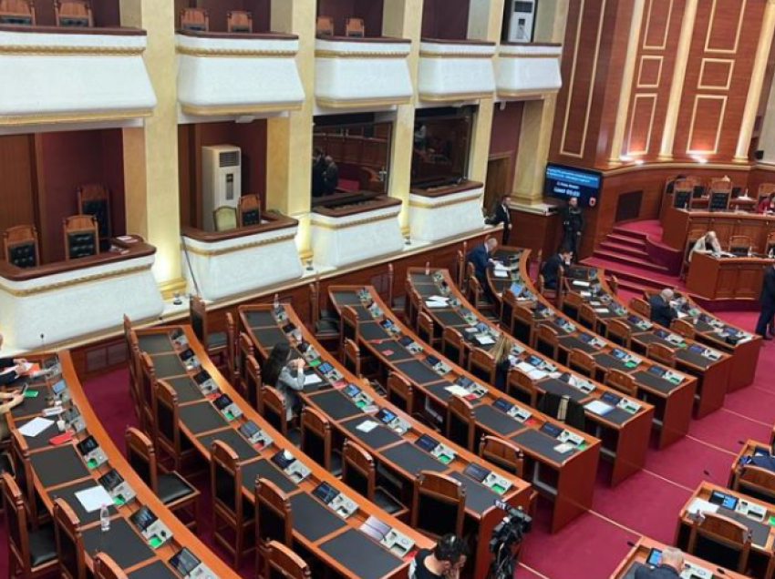 “Rezistenca” e opozitës në Kuvend mbetet në dorë të 4 deputetëve