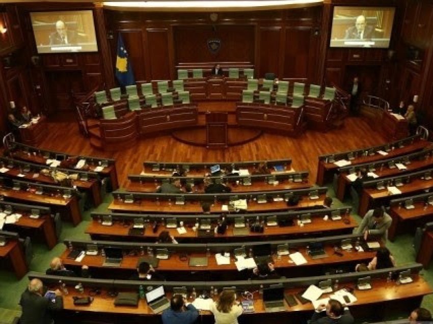 Deputetët diskutojnë raportin e komisionit hetimor për krizën energjetike