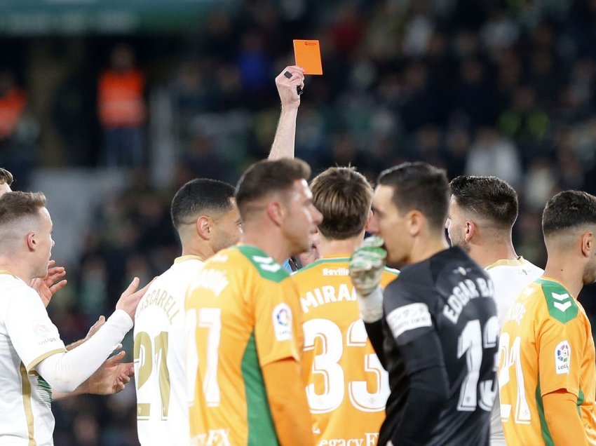 Kërcënohen arbitrat në ndeshjen e La Liga-s