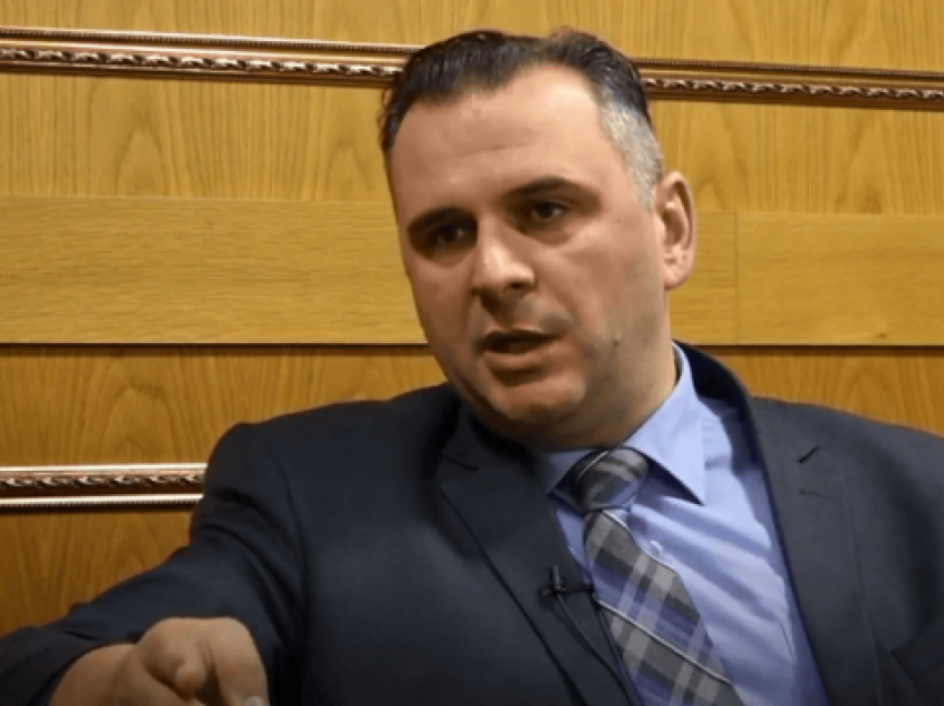Bajqinovci publikon pamjet: Kështu funksionon Veselinoviqi me përkrahjen e disa dostave të tij në Prishtinë