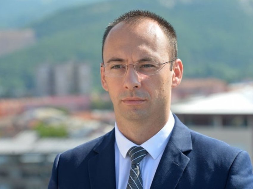 Simiq: Serbët në Kosovë i besojnë Vuçiqit