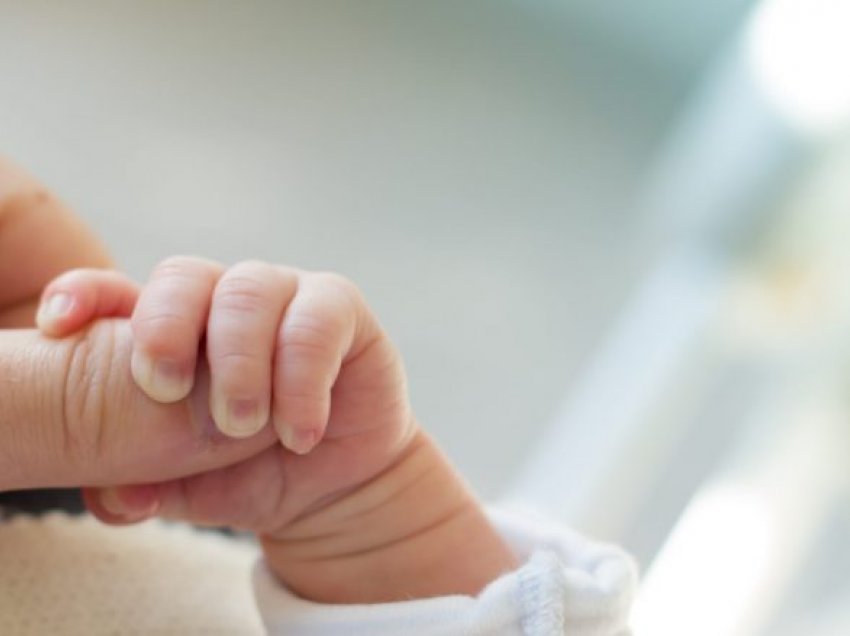 RMV: Fëmija i parë i lindur në vitin 2023 është djalë