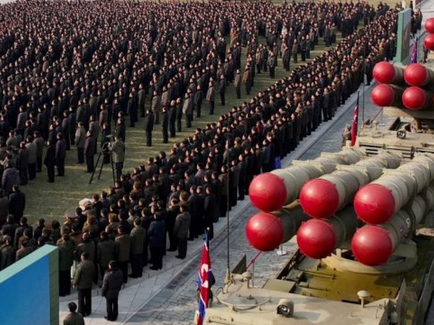 Analiza e The Times: Kim Jong-un paralajmëron se do ta rrisë arsenalin bërthamor të vendit të tij
