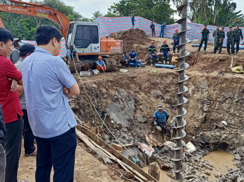 Vietnam, vazhdojnë përpjekjet për nxjerrjen e 10-vjeçarit që ra në një zgavër betoni