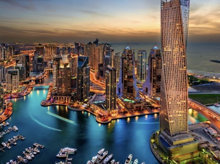 ​Dubai heq taksën 30% të alkoolit në një përpjekje për të rritur turizmin