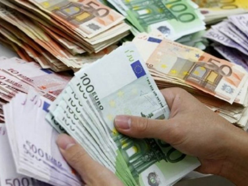 Veç vjet, mërgimtarët dërguan në Kosovë mbi 3 miliardë euro, kampione është Zvicra