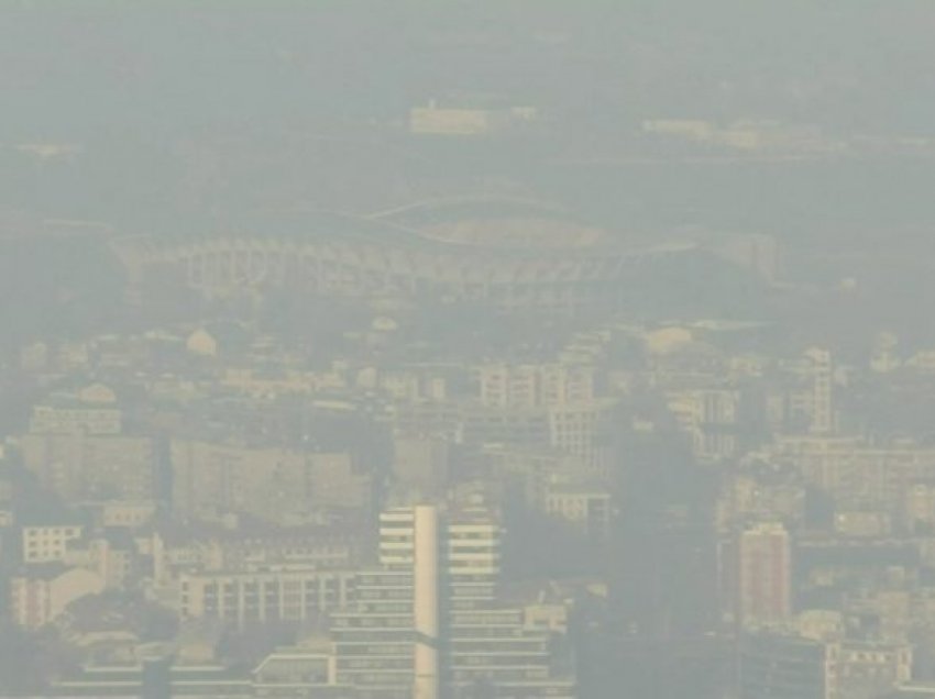 Largimi i mjegullës nuk e uli nivelin e lartë të ndotjes në Shkup