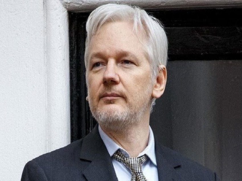 ​Assange nuk do të lirohet nga burgu për funeralin e Vivienne Westwood