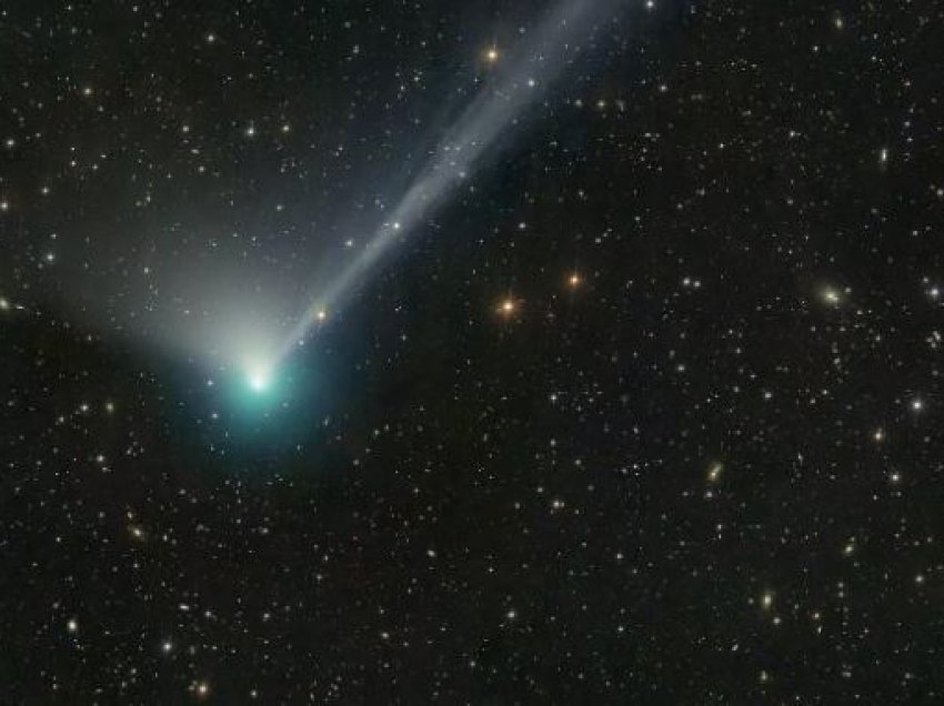 Një kometë po i afrohet Tokës për herë të parë në 50 mijë vjet