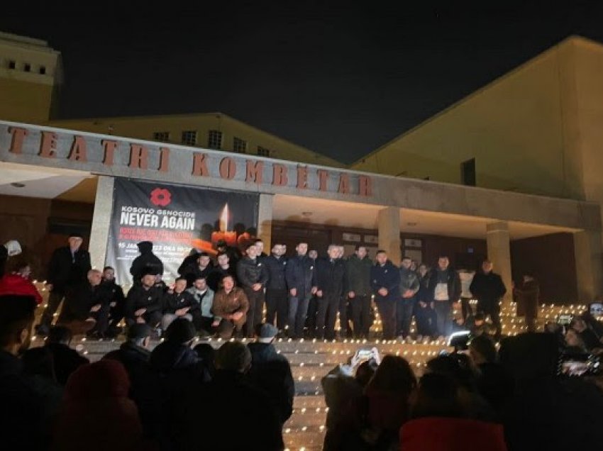 ​Ndizen qirinj në përkujtim të viktimave të masakrës së Reçakut