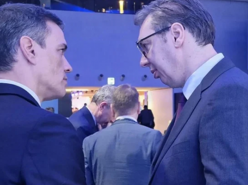 Vuçiq takohet me Sanchez në Davos, thotë se po thellohet bashkëpunimi Serbi-Spanjë