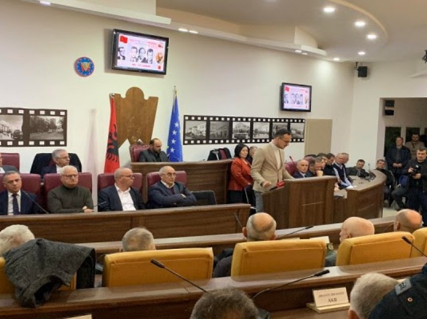 ​Komuna e Gjilanit përkujton heronjtë Kadri Zeka, Jusuf e Bardhosh Gërvalla