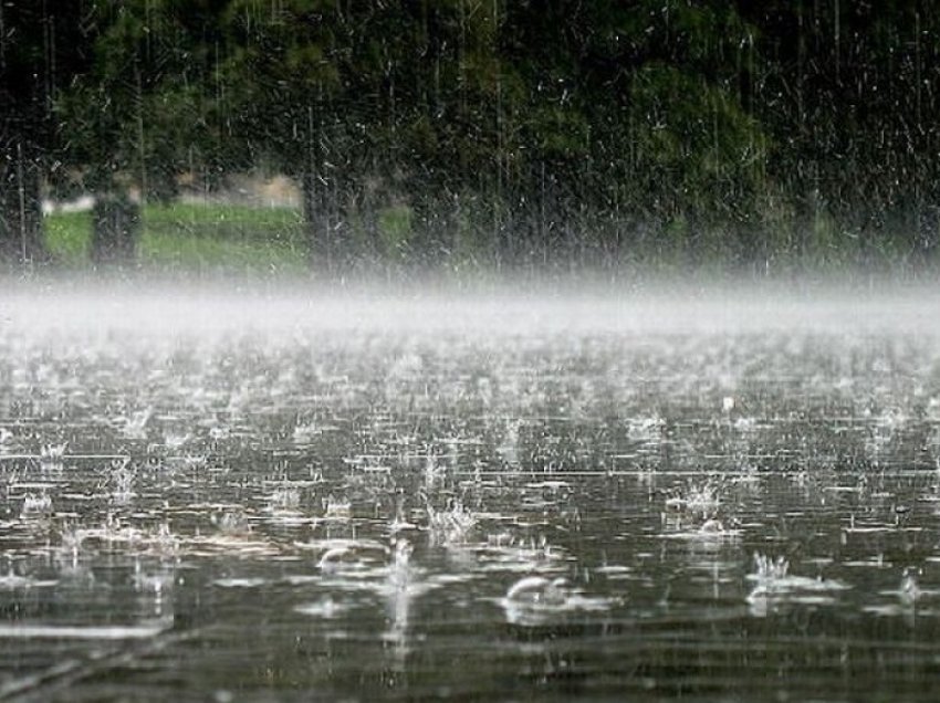 Reshjet e dendura të shiut/ Ja si paraqitet situata në Shkodër