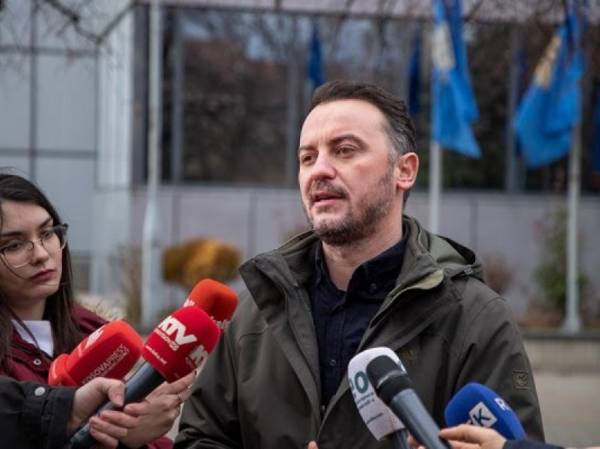 ​Molliqaj kritikon Kurtin: Deklaratat për Ivanoviqin janë skandaloze, të kërkojë falje