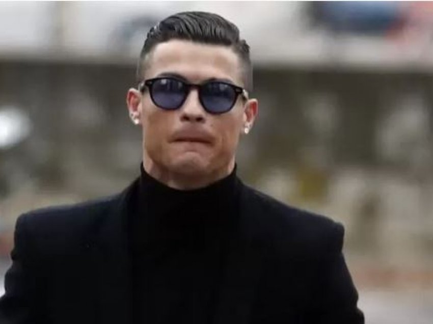 Ronaldo kërkon një kuzhinier, i ofrohet rroga e pabesueshme