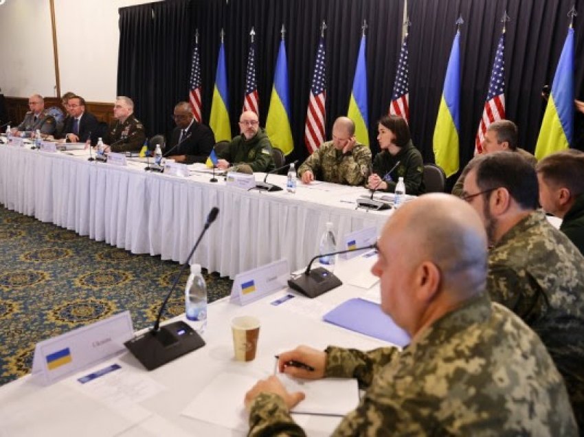 Ministri i Mbrojtjes: SHBA-të do të mbështesin Ukrainën për aq kohë sa duhet
