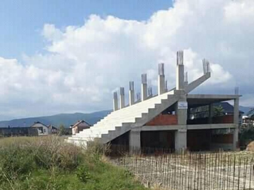 Mallkimi i një qytetit në Kosovë për stadium, një herë për 30 mijë shikues, për 50 mijë, për 10 mijë dhe kurrë nuk u bë 