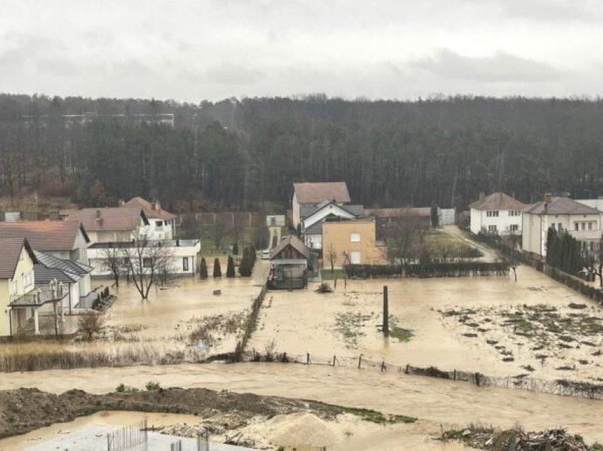 Vlerësimi fillestar: Dhjetëra miliona euro dëme nga përmbytjet në Skenderaj