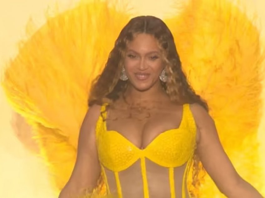 Beyonce mahnit me një fustan të verdhë gjersa argëton yjet duke përfshirë Kendall Jenner, Rebel Wilson, Ellen Pompeo dhe Millie Mackintosh 