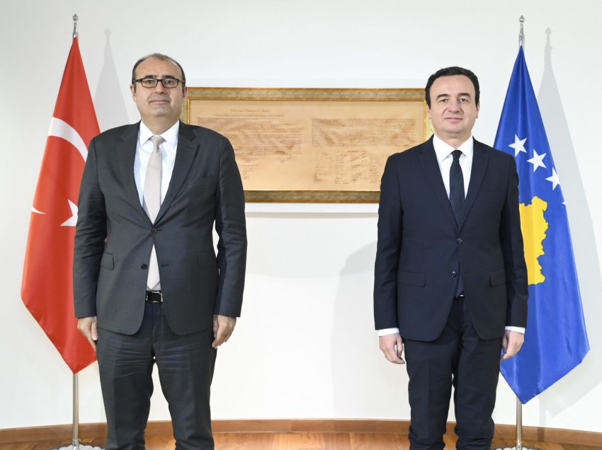 Kurti priti në takim lamtumirës ambasadorin e Turqisë në Kosovë