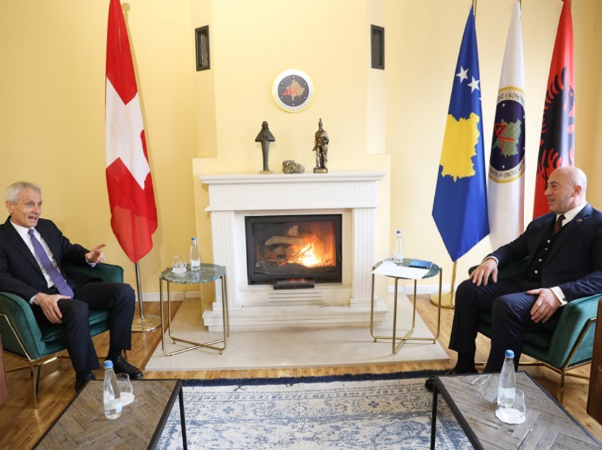 Haradinaj pas takimit me ambasadorin zviceran: Kosova është falënderuese për përkrahjen e dhënë në të gjitha proceset