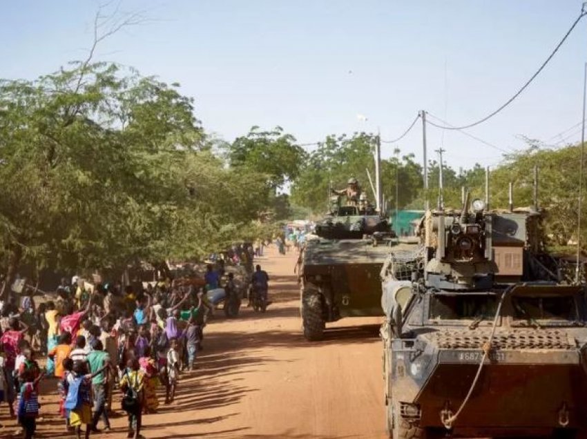 Trazirat në Burkina Faso: Franca pranon t’i tërheqë trupat e saj