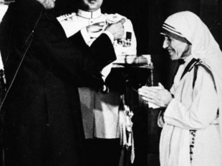 ​43 vjet nga nderimi i Shën Terezës me çmimin më të lartë të Indisë
