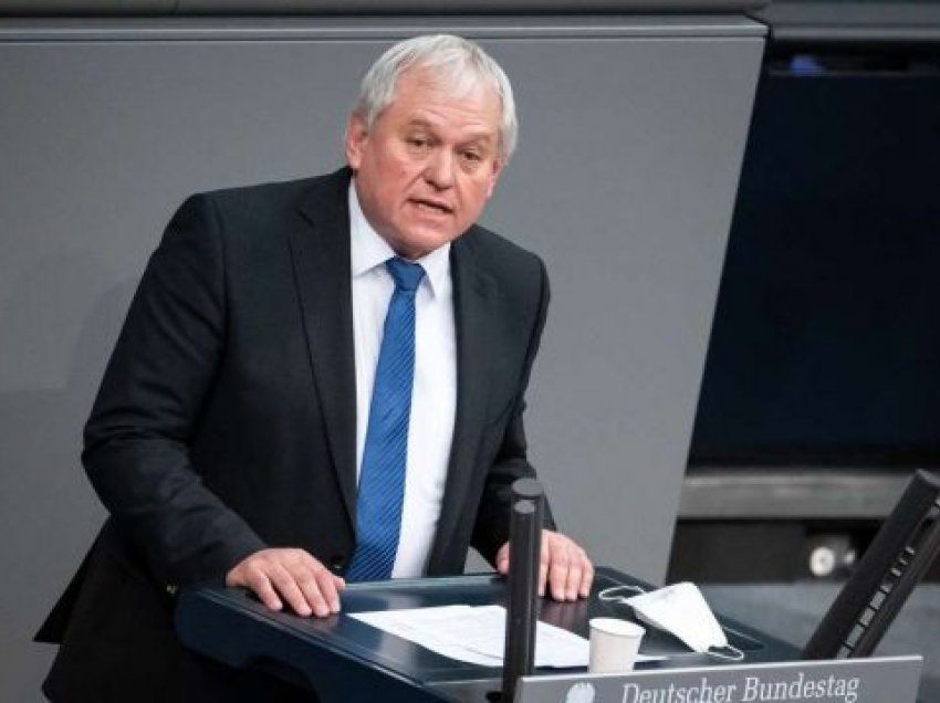 Deputeti gjerman këshillon Kurtin për kompromis rreth propozimit franko-gjerman dhe Asociacionit