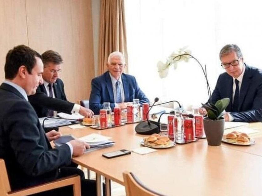 Plani franko-gjerman dhe Asociacioni, mediumi zviceran: Derisa BE-ja po punon me Beogradin, amerikanët janë përgjegjës për Kosovën
