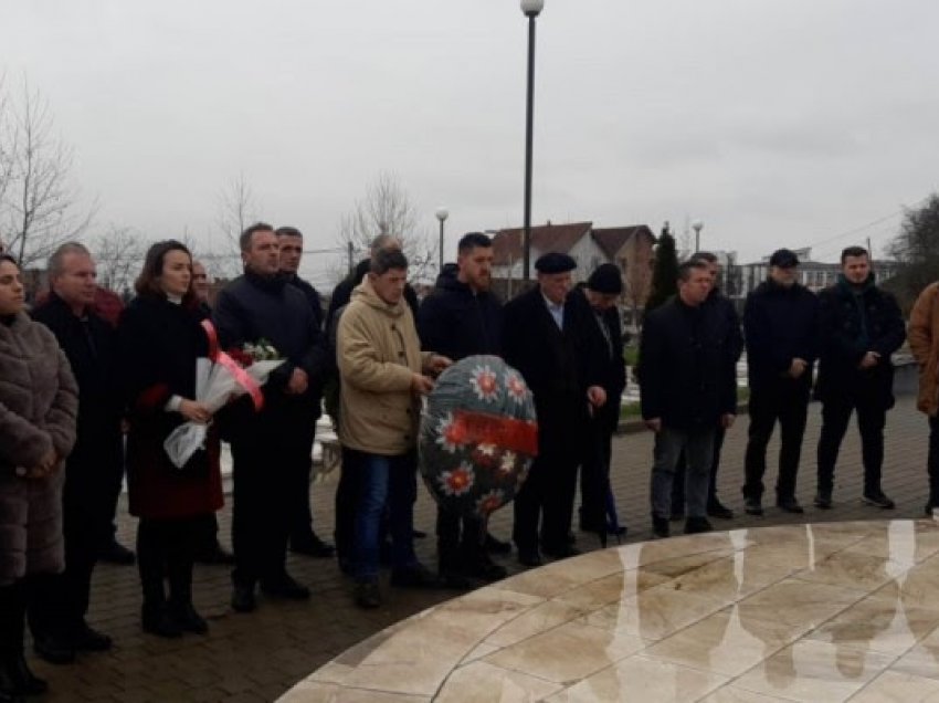 Rahoveci nderon dëshmorët, Latifi: Janari skuqi me gjak të pastër tokën shqiptare