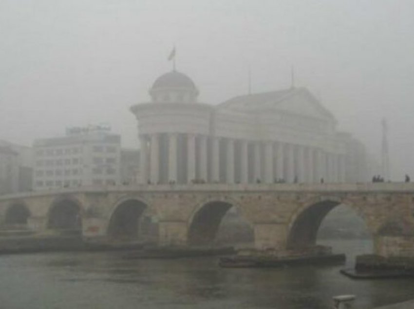 Mbi 100 objekte publike ndotin ajrin e Shkupit