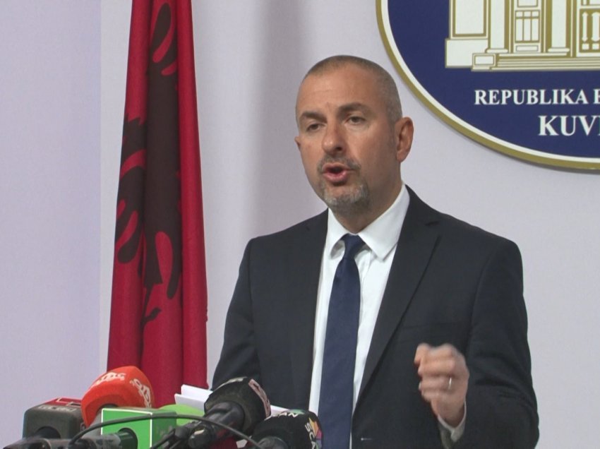 Ervin Bushati: Qeveria ka mundësi të punojë më fortë për Shqipërinë, rrugët me Rusinë i kemi të ndara