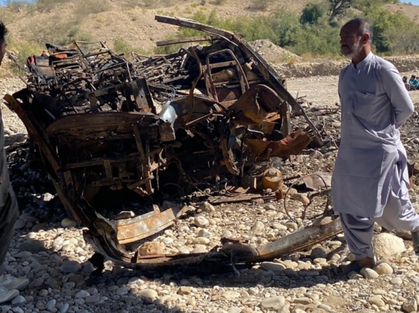 Mbi 50 të vdekur në dy aksidente në Pakistan