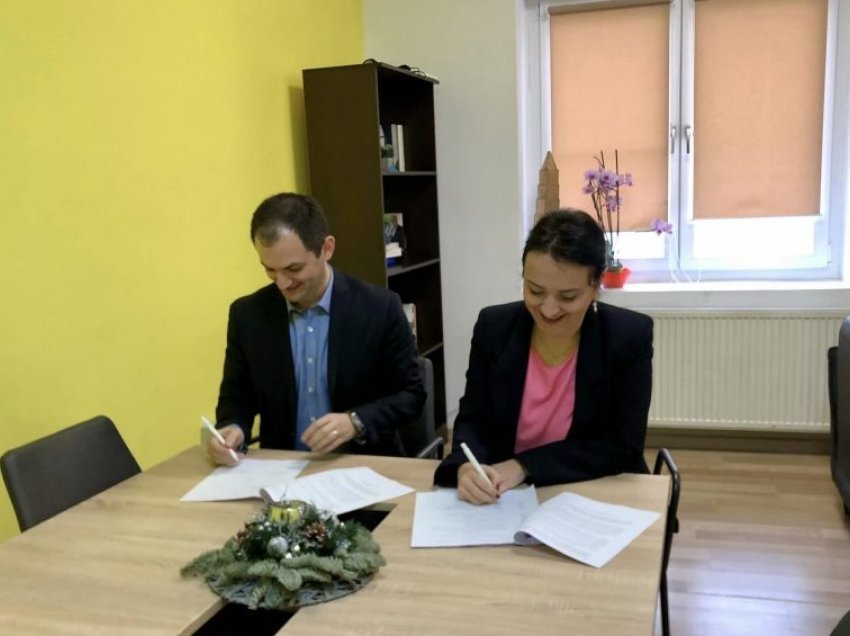 Nënshkruhet marrëveshja e bashkëpunimit për promovimin e matematikës në shkollat e Prishtinës