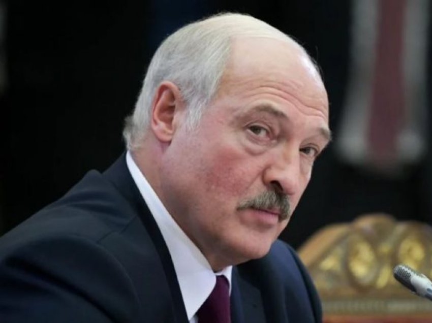 Lukashenko mbërrin në Shën Petersburg për t'u takuar me Putinin