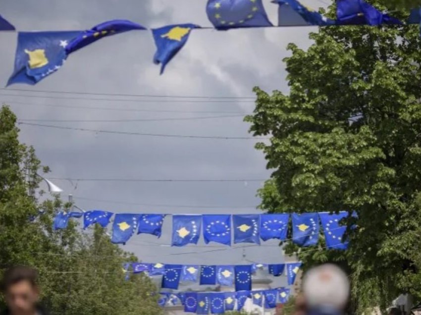Masat ndëshkuese të BE-së ndaj Kosovës – si u panë nga ndërkombëtarët dhe partitë opozitare në vend