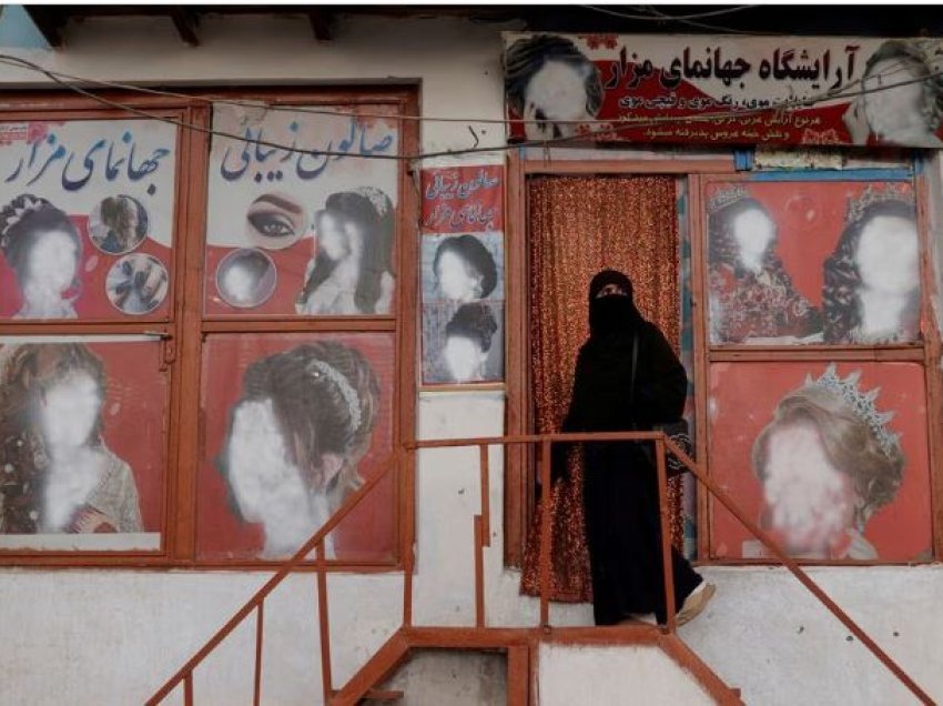 Talibanët mbyllin sallonet e bukurisë për gratë në Afganistan