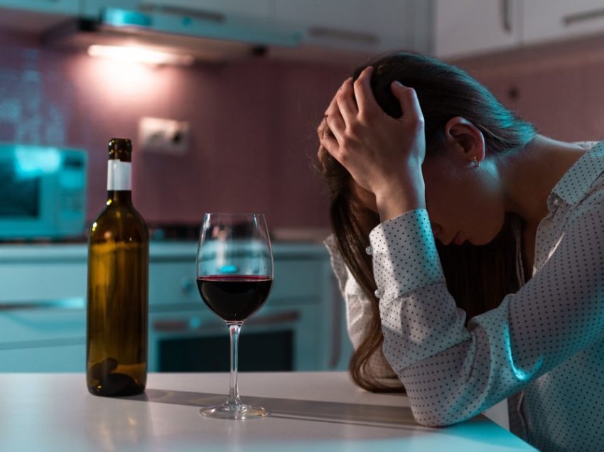 Gratë që konsumojnë alkool kanë rrezik në rritje të mosfunksionimit seksual