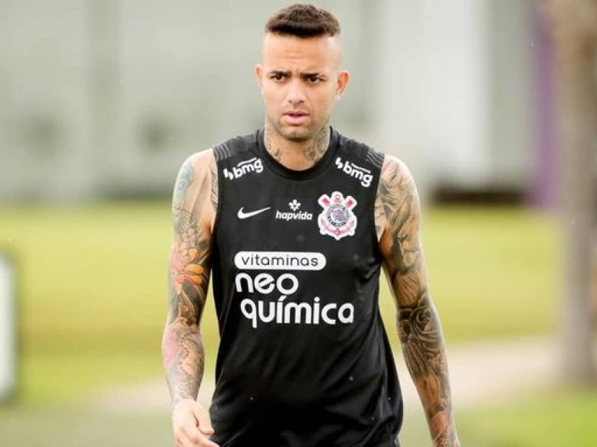 Ultrasit e Corinthians sulmojnë në hotel lojtarin brazilian
