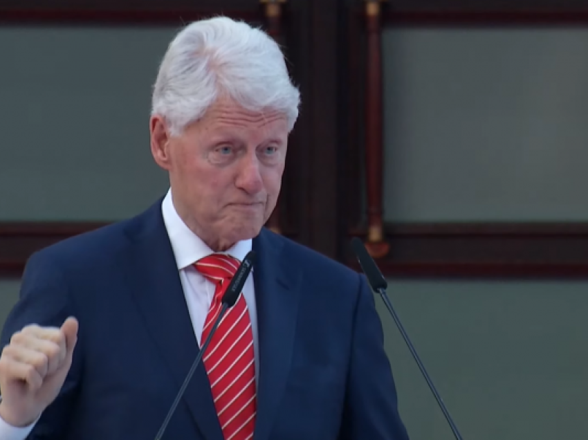 Deklarata e ish-presidentit Clinton që i “kushtoi” Kosovës, shkak gabimi në përkthim