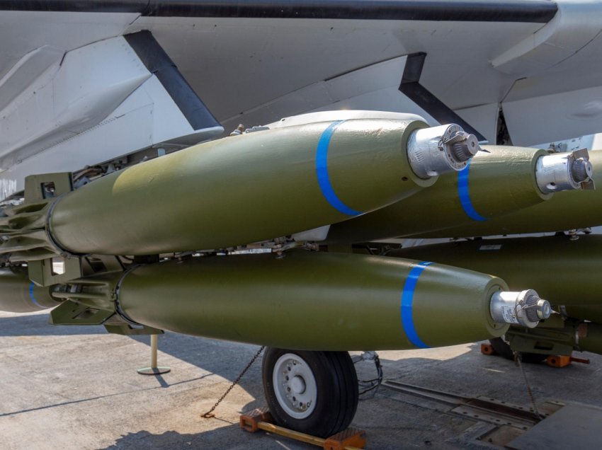 ShBA-ja do t’i japë Ukrainës bomba thërrmuese