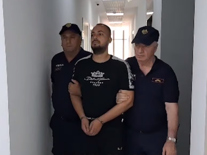 Policia publikon momentin e arrestimit të katër personave për rrahjen brutale në Krujë 