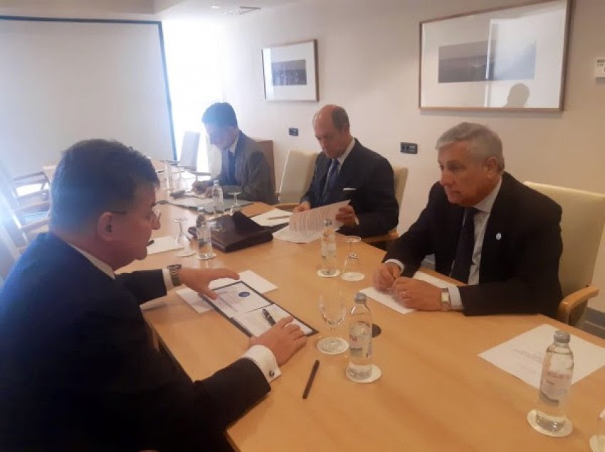 ​Lajçak dhe Tajani diskutojnë për veriun e Kosovës