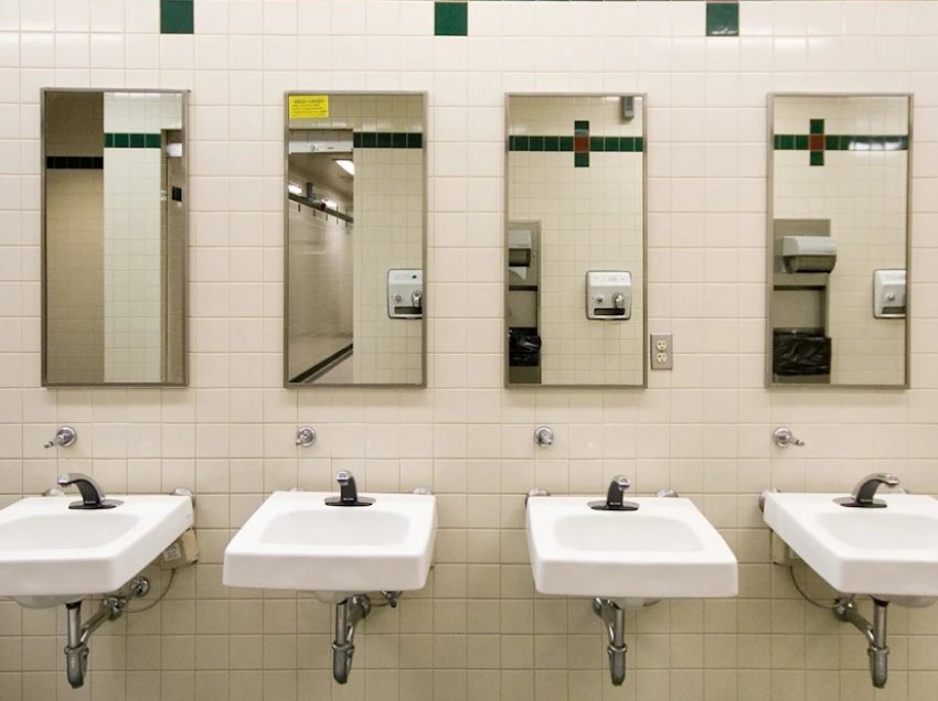 A rrezikon përdorimi i tualeteve publike, shëndetin tuaj? Ekspertët ndajnë këshillat, ja çfarë duhet të dini